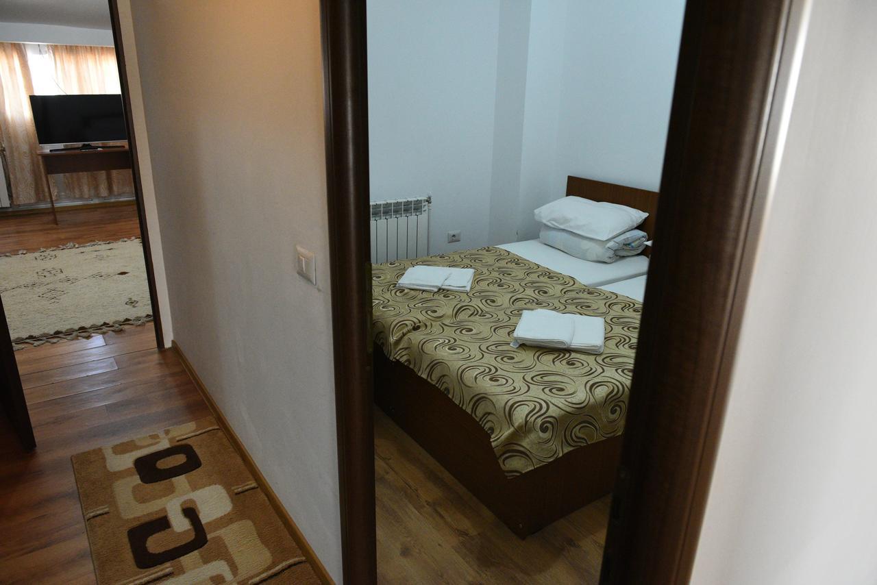 Hostel Ruxandra Focşani Exterior foto